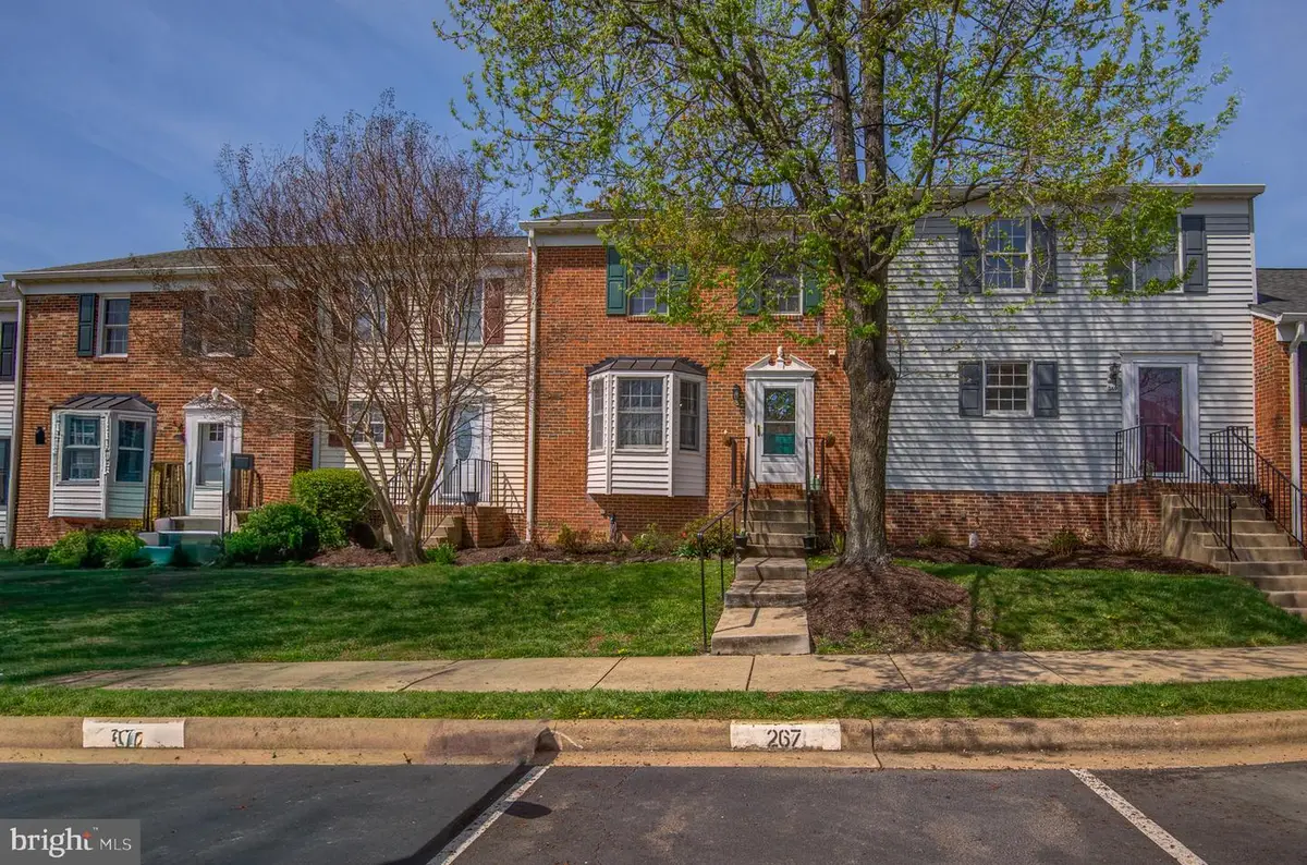 267 Fairfield Dr, Warrenton, VA 20186 - #1