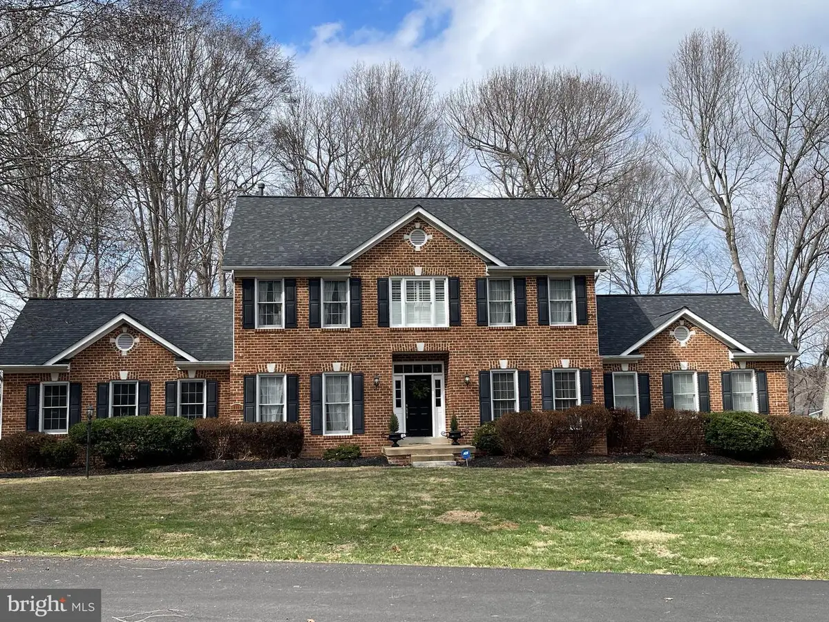 7182 Brewster Ln, Warrenton, VA 20187 - #1