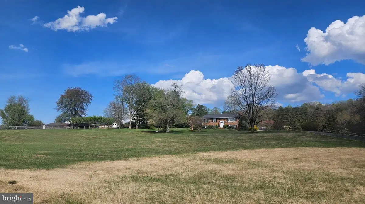 6163 Georgetown Rd, Broad Run, VA 20137 - #1