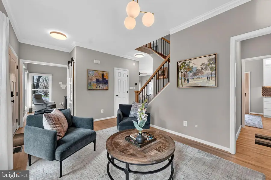 233 Breezewood Dr, Warrenton, VA 20186 - #3