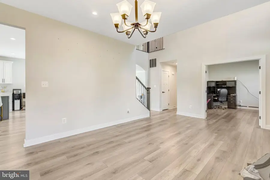 3013 Forestdale Dr, Warrenton, VA 20187 - #2