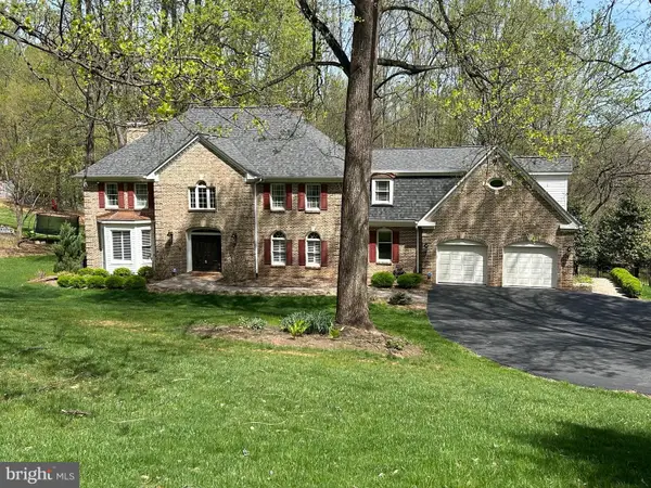 5828 Hunton Wood Dr, BROAD RUN, VA 20137