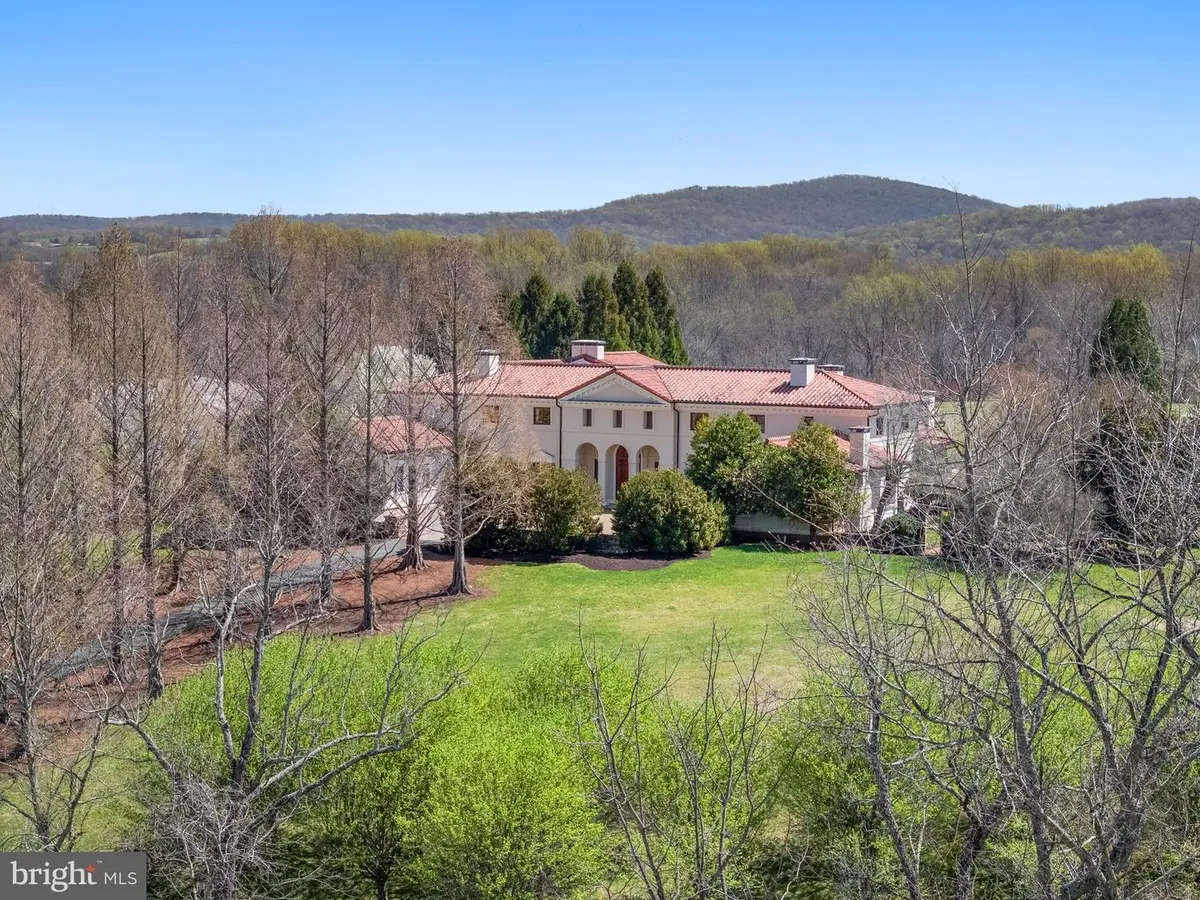 2547 Halfway Rd, The Plains, VA 20198 - #1