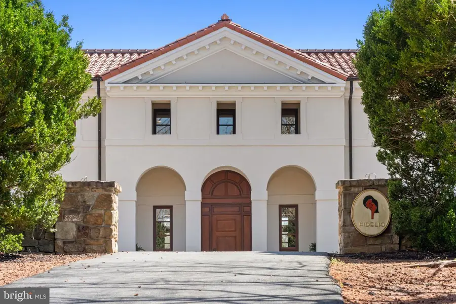 2547 Halfway Rd, The Plains, VA 20198 - #2