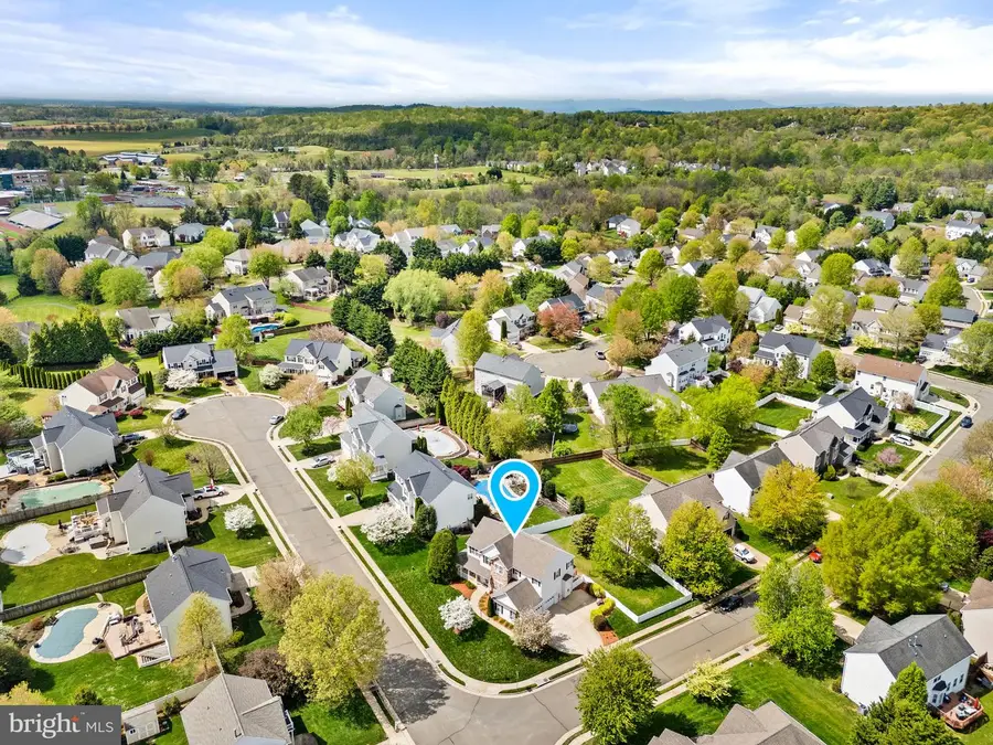 700 Lancrel Rd, Warrenton, VA 20186 - #2