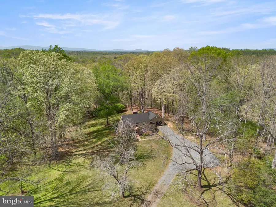 8358 Botha Rd, Warrenton, VA 20186 - #3