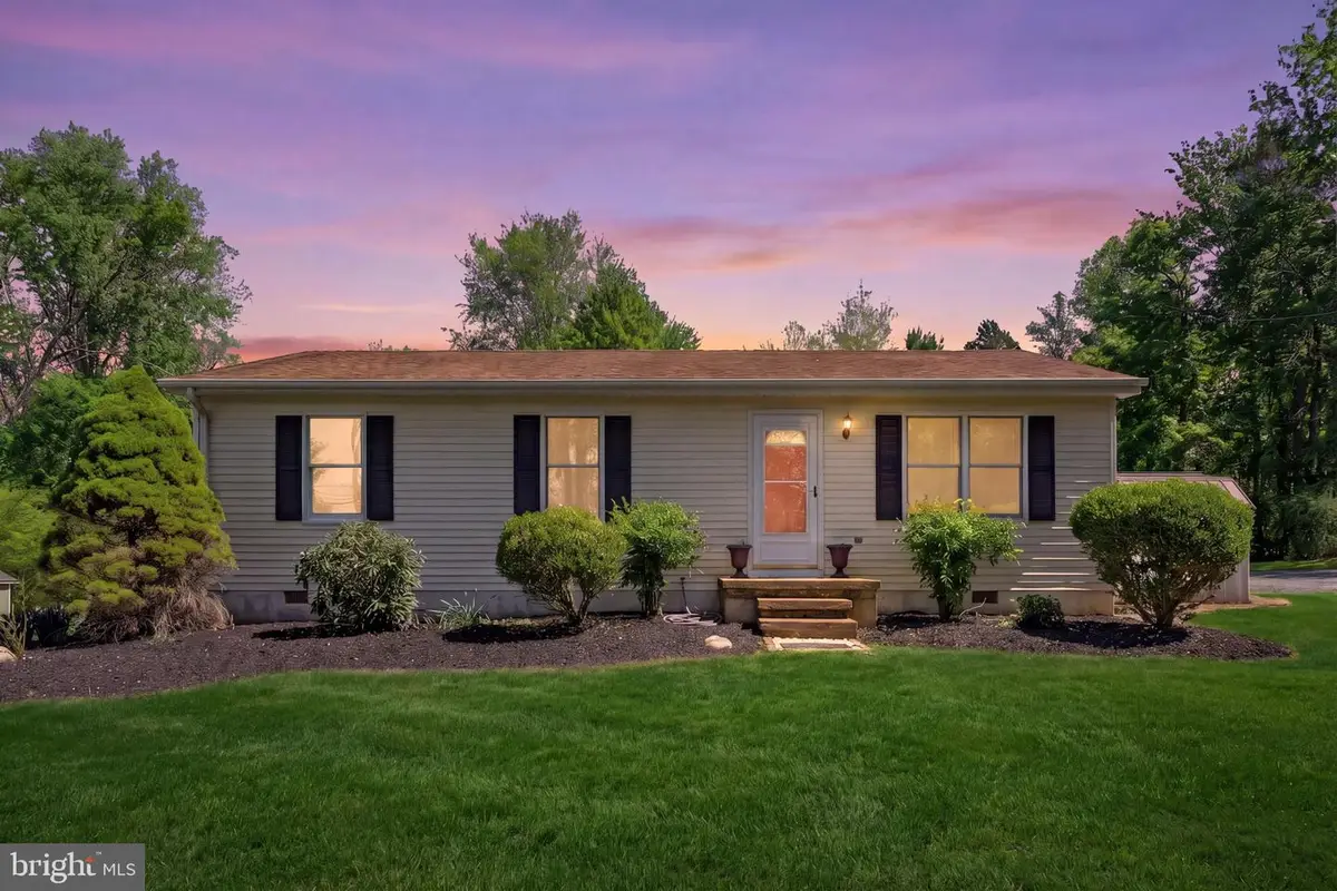 9283 Springs Rd, Warrenton, VA 20186 - #1