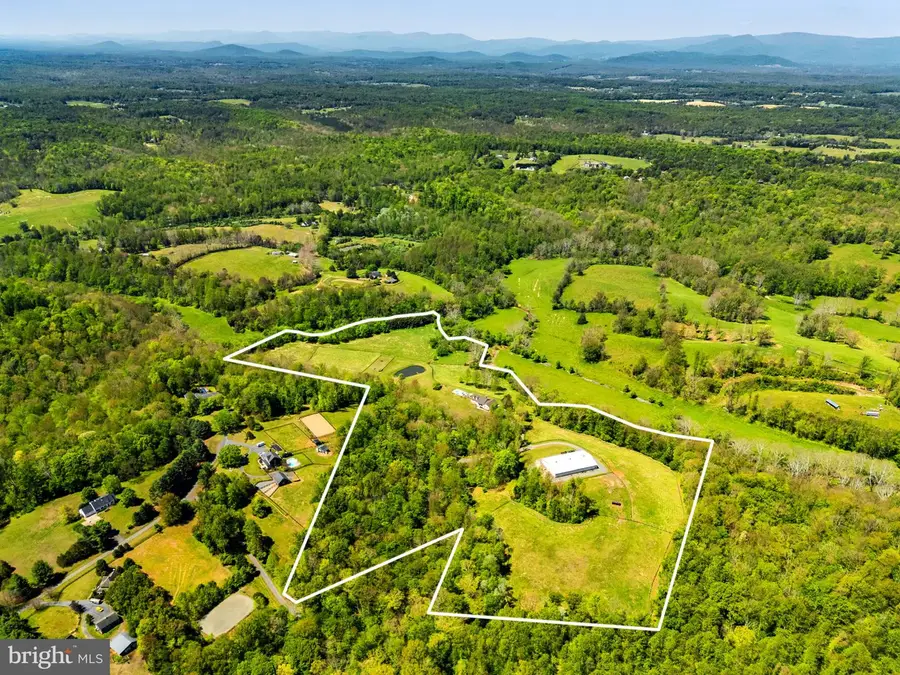 7312 Oak Ln, Marshall, VA 20115 - #2