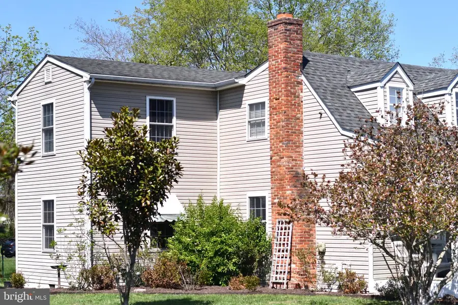 8446 Turnbull Rd, Warrenton, VA 20186 - #2