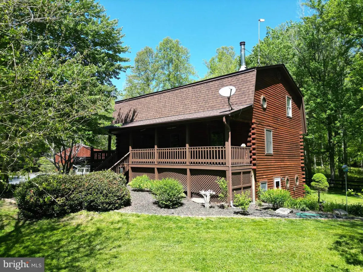 10418 Cliff Mills Rd, Marshall, VA 20115 - #1