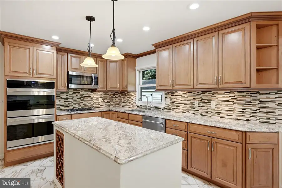 9516 Primrose Ln, Marshall, VA 20115 - #2