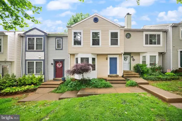 8 Aviary St, WARRENTON, VA 20186
