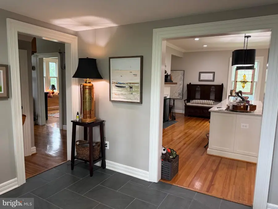 7021 Leeds Manor Rd, Marshall, VA 20115 - #2