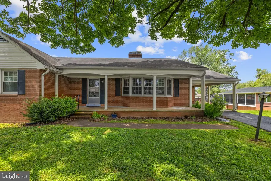 312 Norfolk Dr, Warrenton, VA 20186 - #2