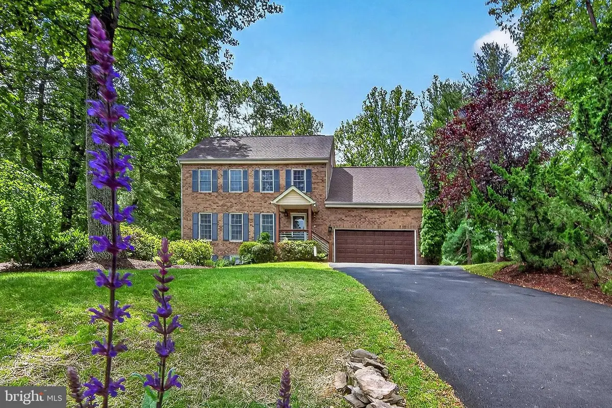 6041 Nancy Ln, Warrenton, VA 20187 - #1