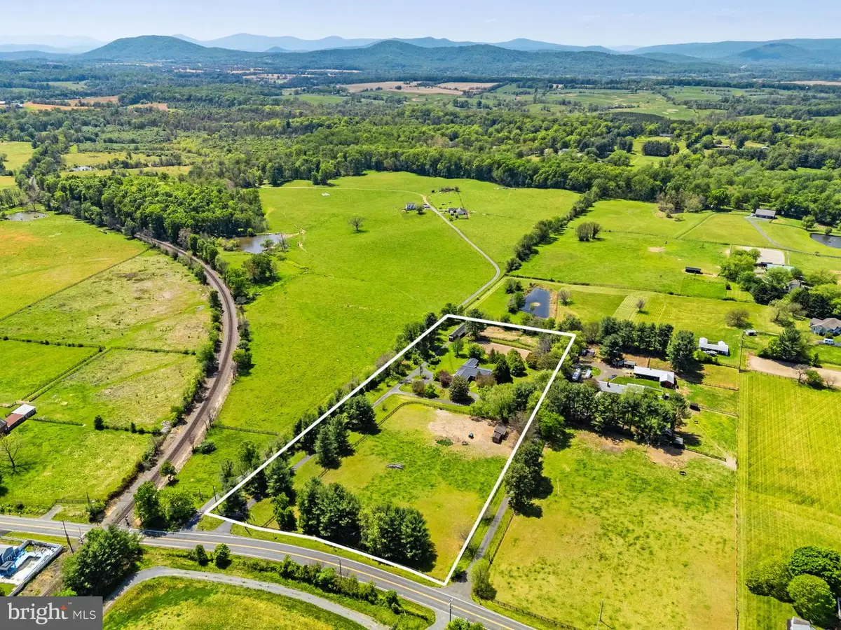 3934 Rectortown Rd, Marshall, VA 20115 - #1