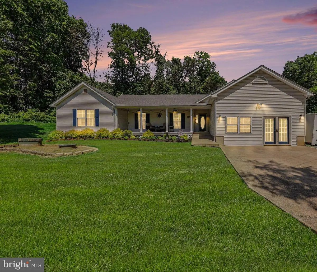 7462 Keith Rd, Warrenton, VA 20186 - #1