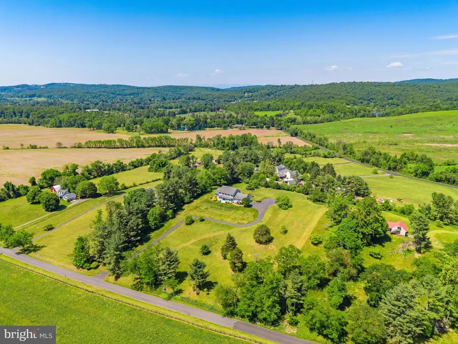 6272 Blackwell Rd, Warrenton, VA 20187 - #2