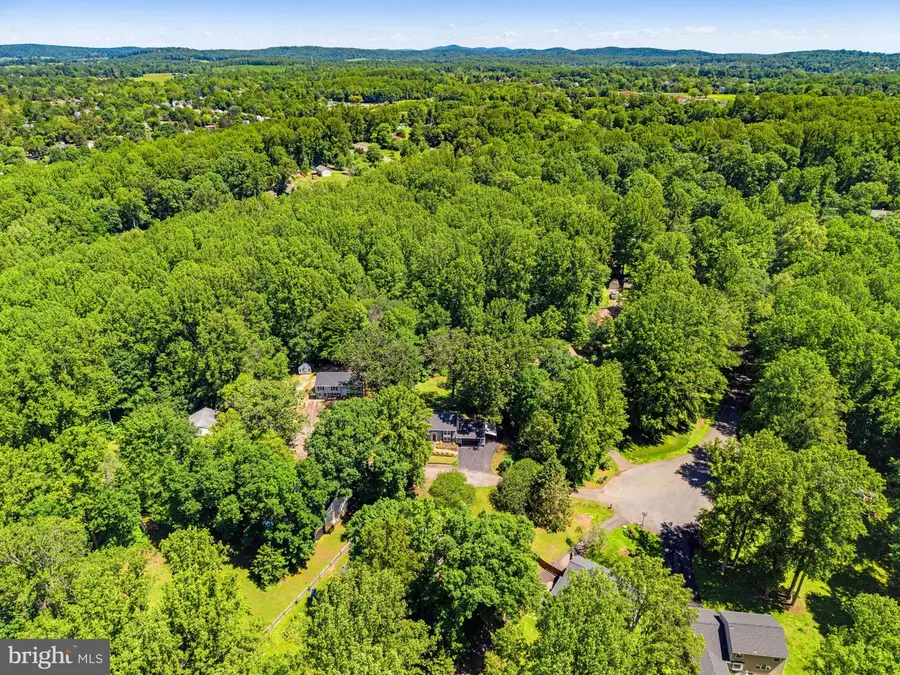 7403 Waterford Ln, Warrenton, VA 20187 - #2