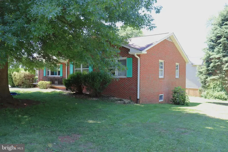 166 Elm St, Warrenton, VA 20186 - #2