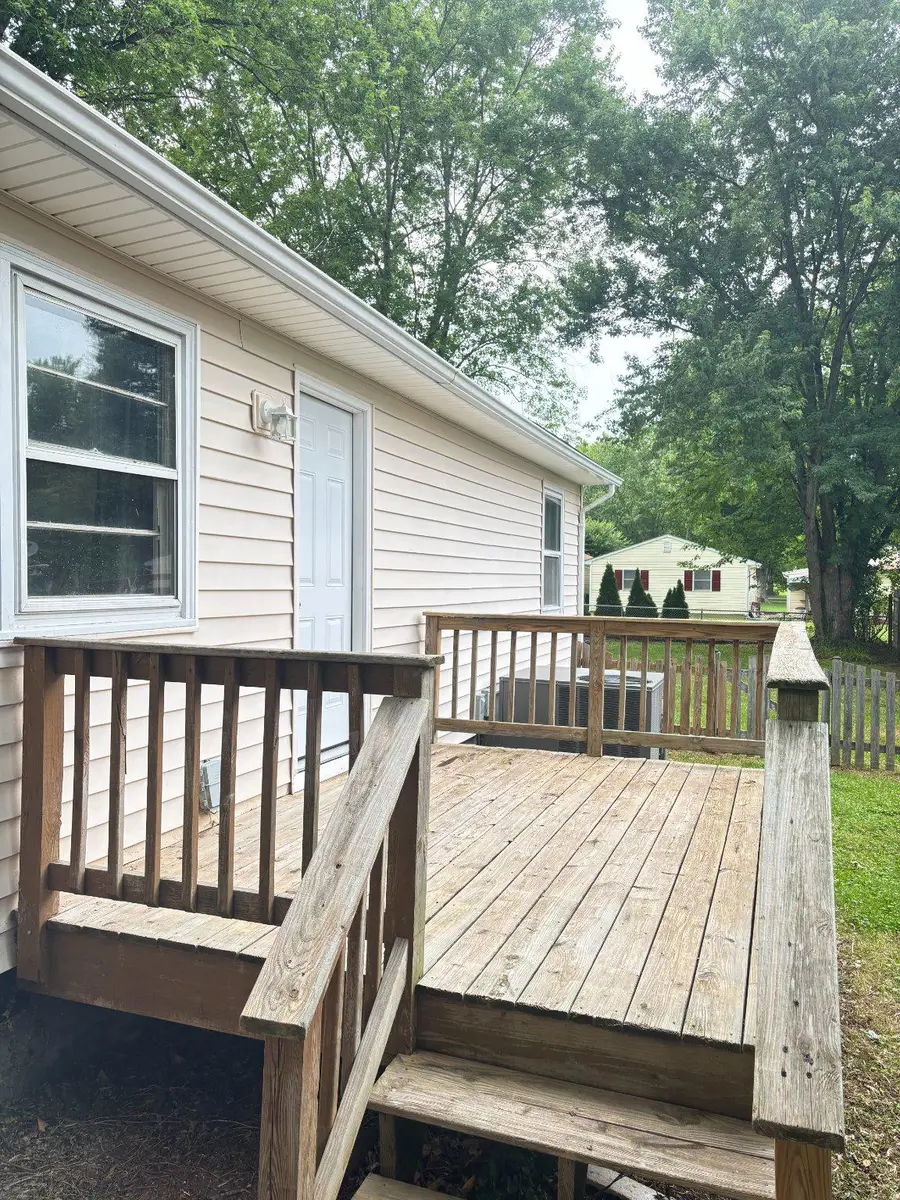 203 W Bowen St, Remington, VA 22734 - #2