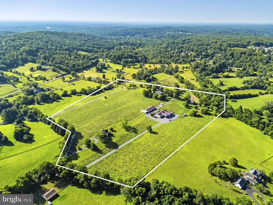 6190 Georgetown Rd, Broad Run, VA 20137 - #3