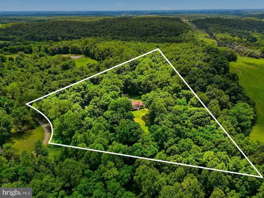 8423 Lock Ln, Warrenton, VA 20186 - #2