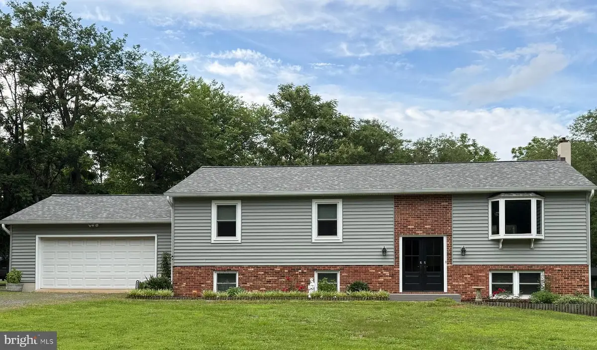 6318 Mayfield Ln, Warrenton, VA 20187 - #1