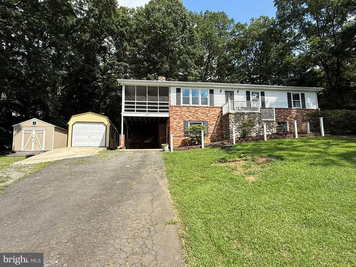 6633 Grays Mill Rd, Warrenton, VA 20187 - #1