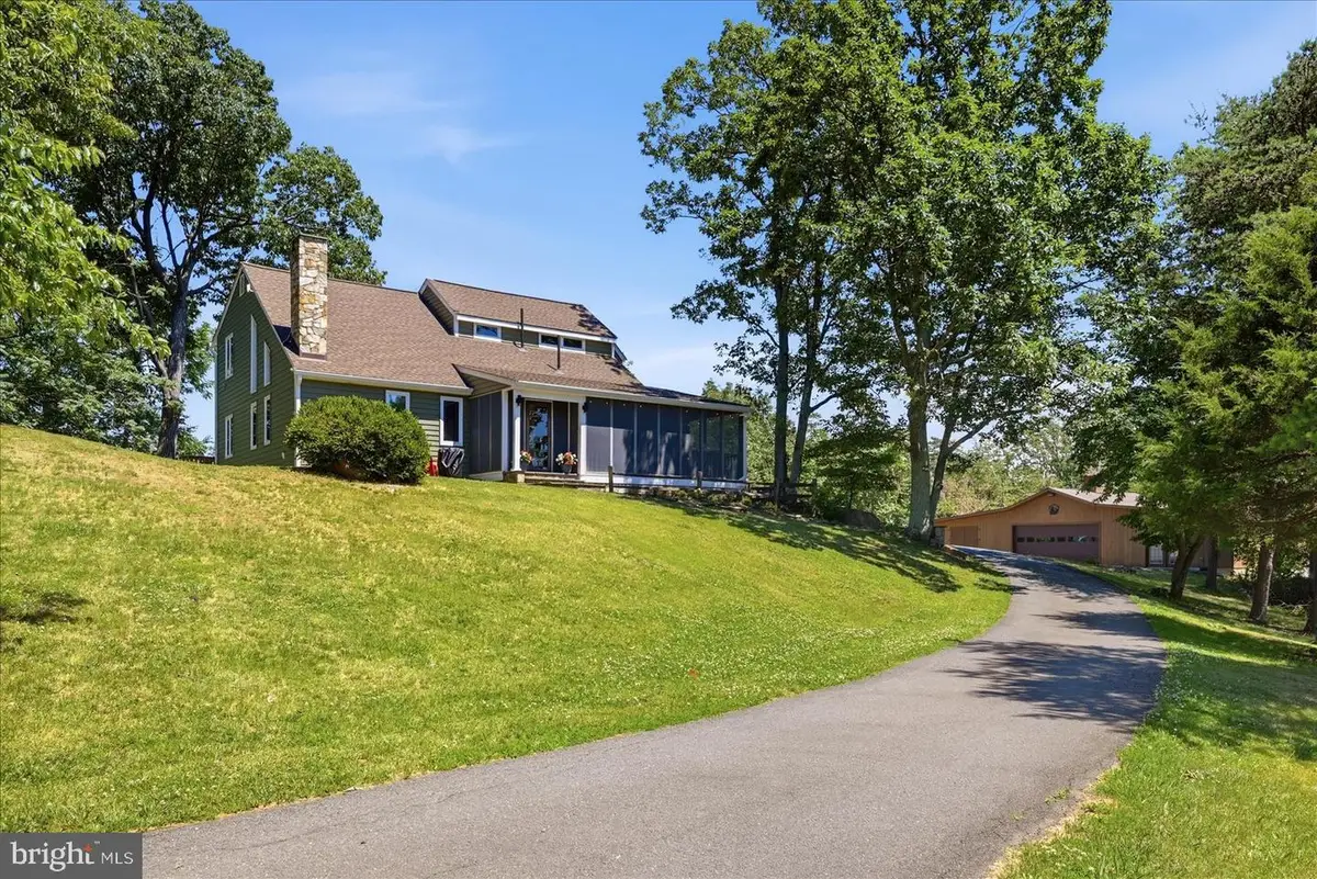 5221 Mountain View Dr, Broad Run, VA 20137 - #1
