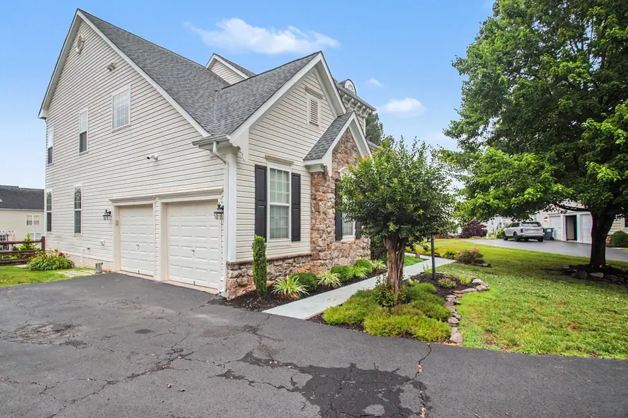 4056 Shrayer Ct, Warrenton, VA 20187 - #2