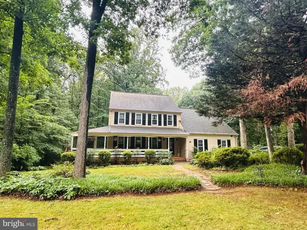 4405 Lakewood Dr, WARRENTON, VA 20187