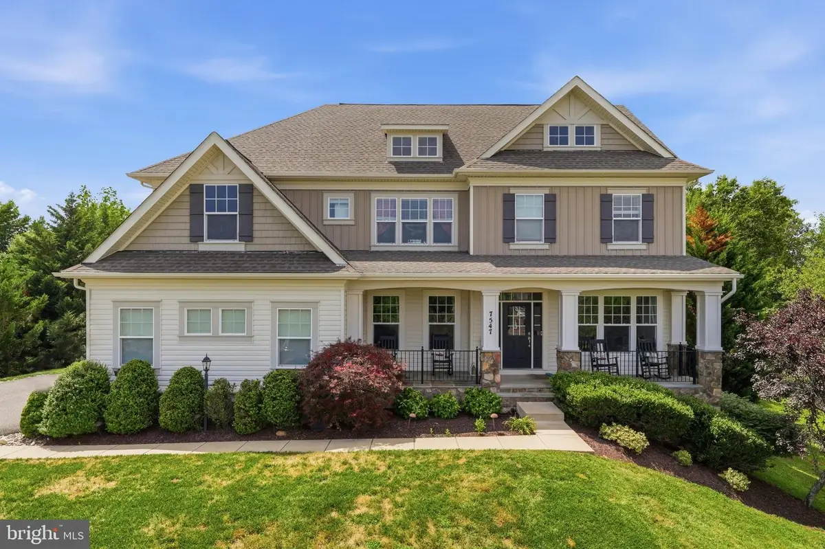 7547 Edington Dr, Warrenton, VA 20187 - #1