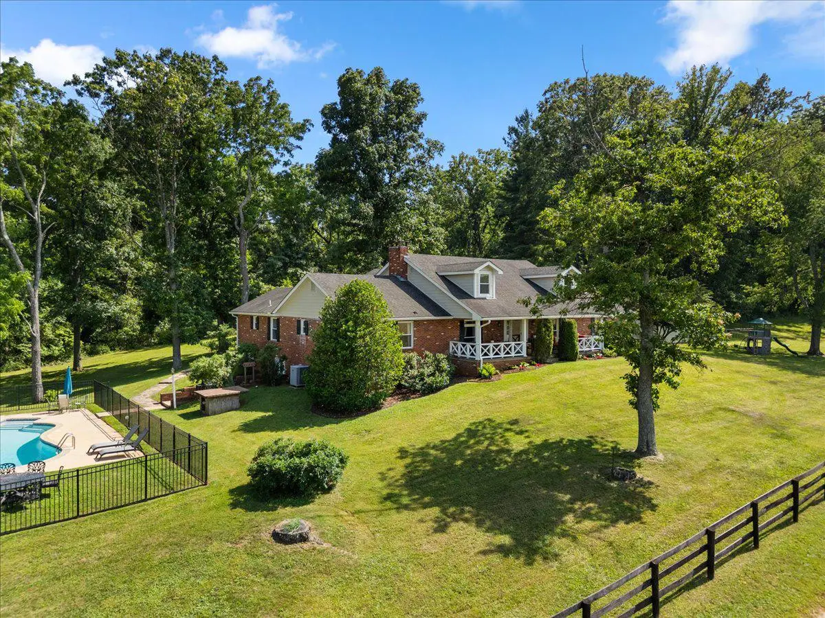 8374 Elway Ln, Warrenton, VA 20186 - #1