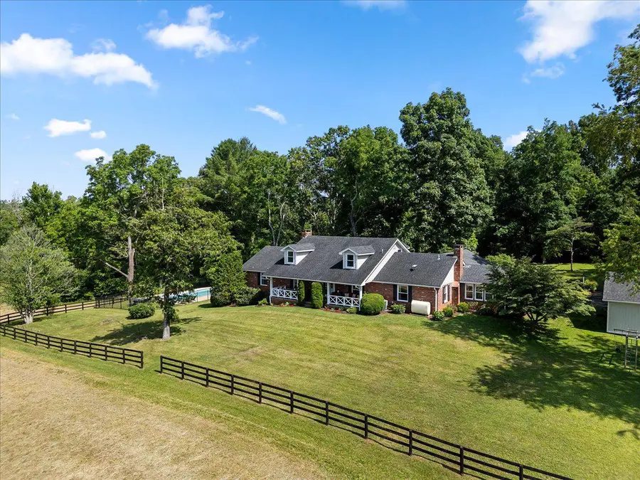 8374 Elway Ln, Warrenton, VA 20186 - #3