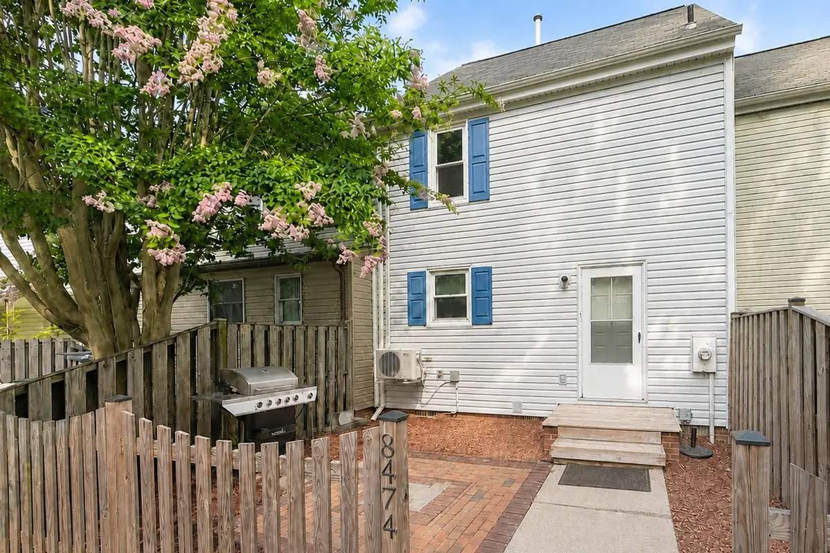 8474 Emerald Ln, Marshall, VA 20115 - #1
