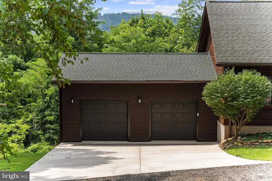 3967 Hidden Valley Ln, Linden, VA 22642 - #3