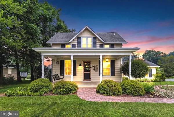 8556 Opal Rd, WARRENTON, VA 20186