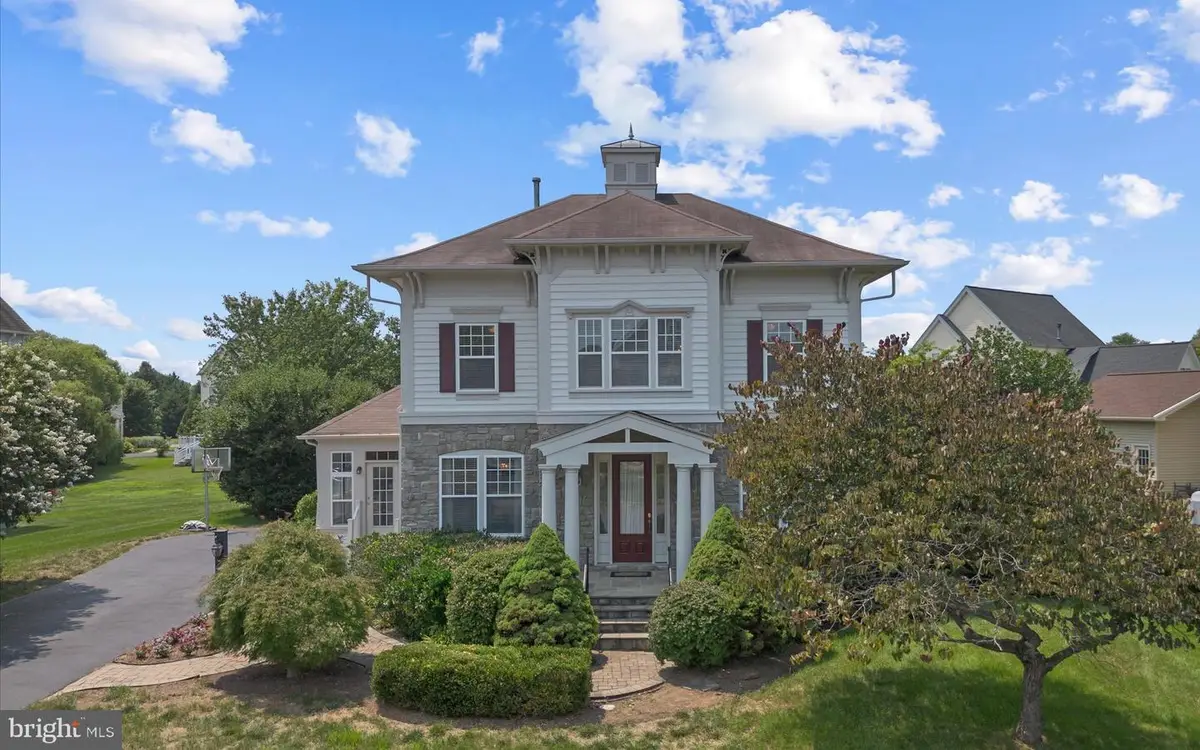 6800 Hollerith Ct, Warrenton, VA 20187 - #1