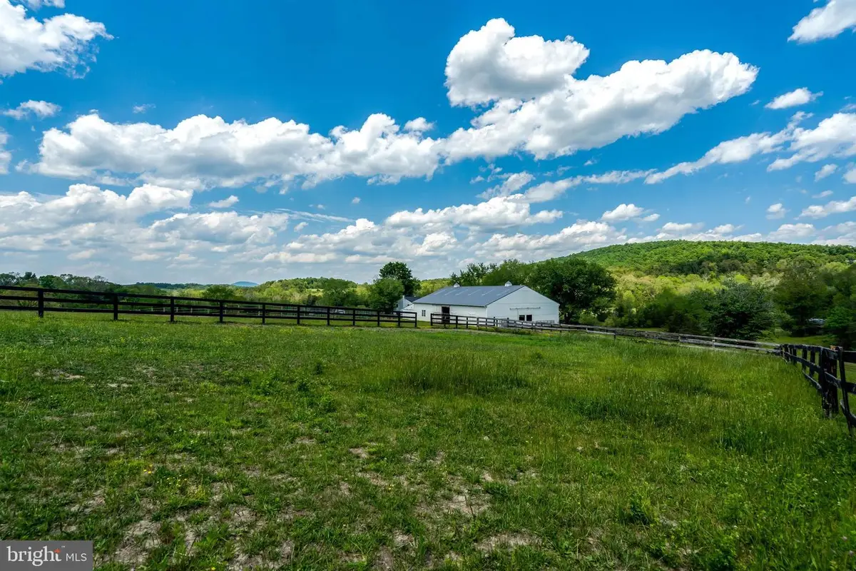 9253 Cliff Mills Rd #horse Facility, Warrenton, VA 20186 - #1
