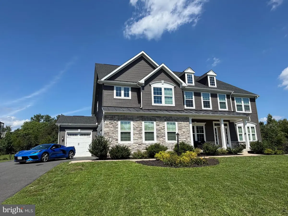 9812 Thoroughbred Rd, Warrenton, VA 20187 - #1