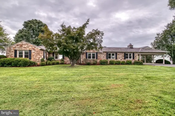 8215 Lees Ridge Rd, WARRENTON, VA 20186
