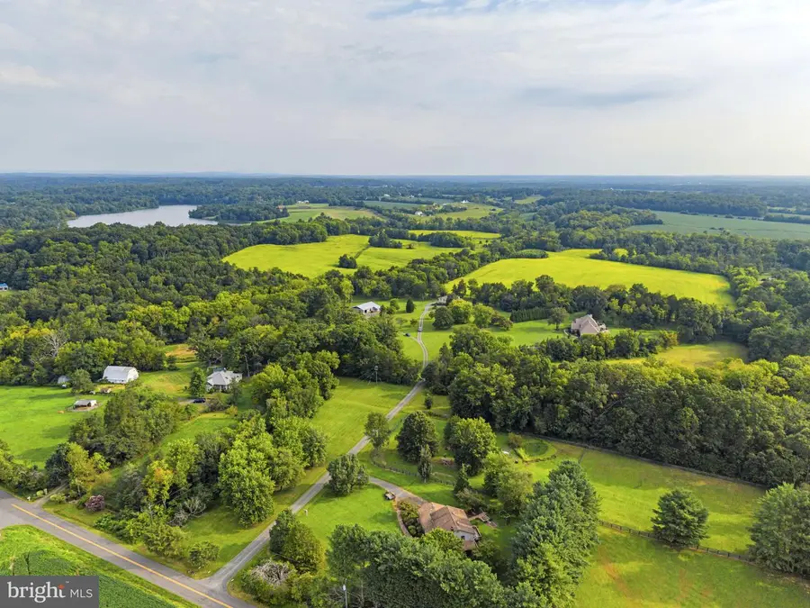 10433 Skyline Ave, Midland, VA 22728 - #2