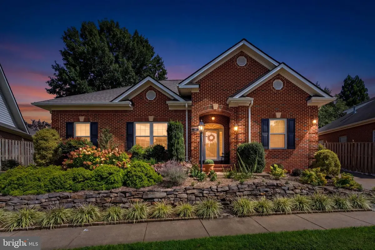 256 Carriage Chase Cir, Warrenton, VA 20186 - #1