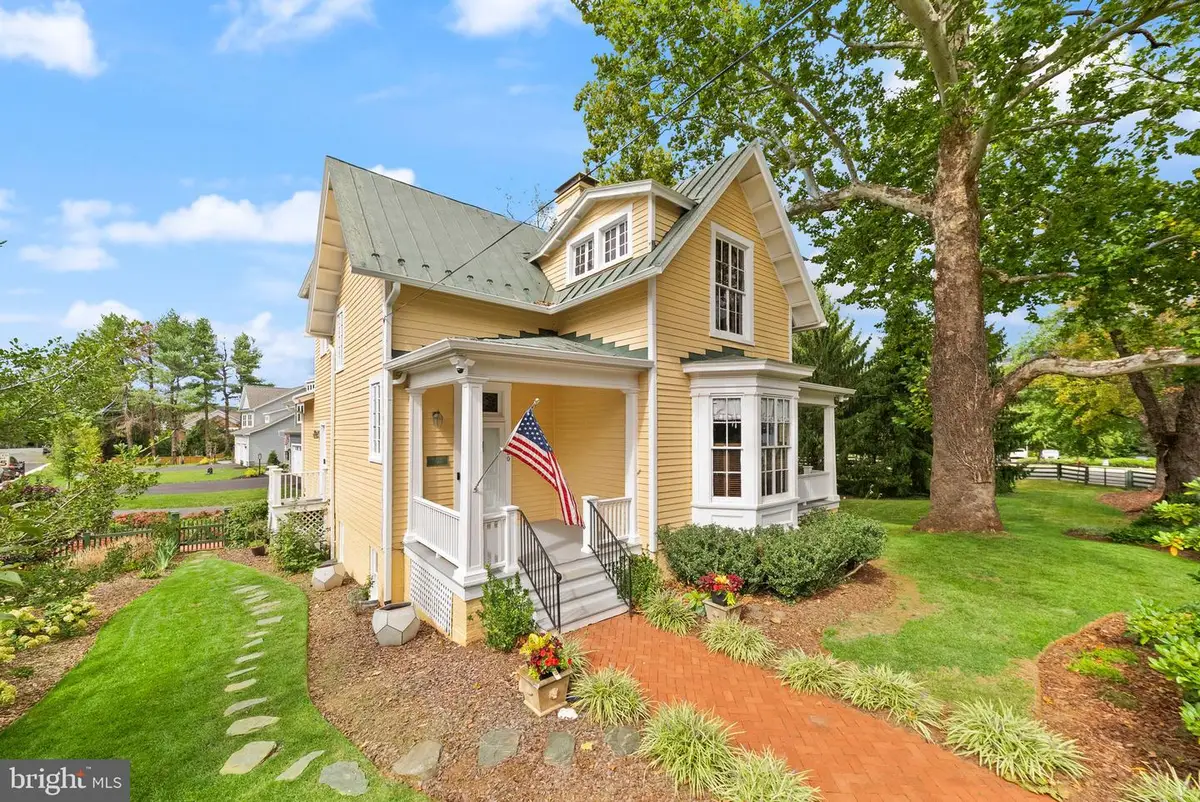 320 Culpeper St, Warrenton, VA 20186 - #1