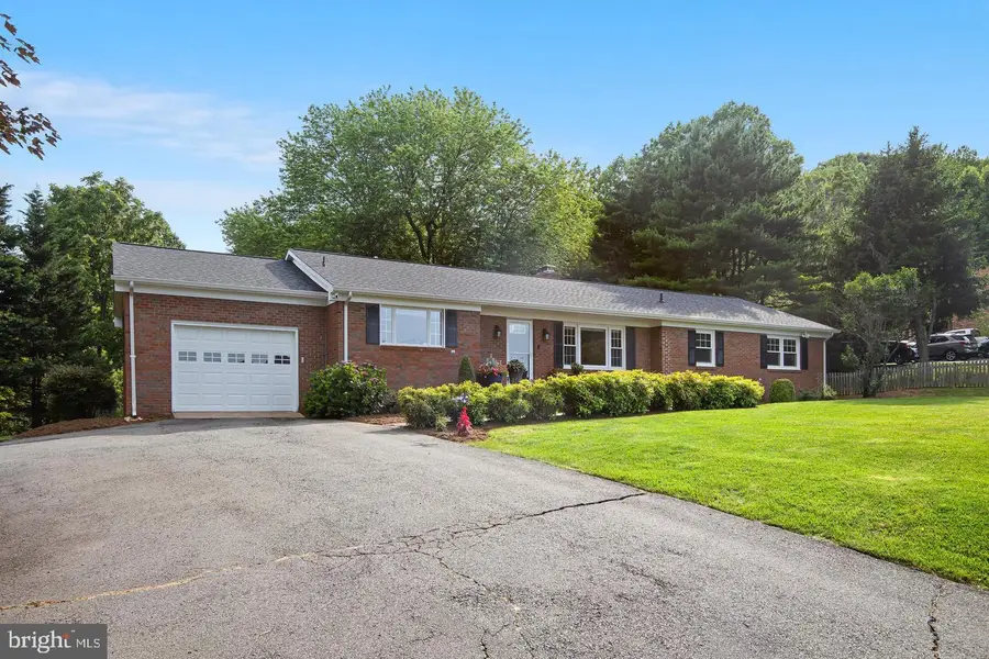 7441 Bear Wallow Rd, Warrenton, VA 20186 - #2