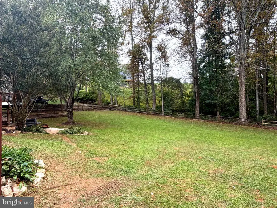 6400 Cotswold Way, Broad Run, VA 20137 - #2