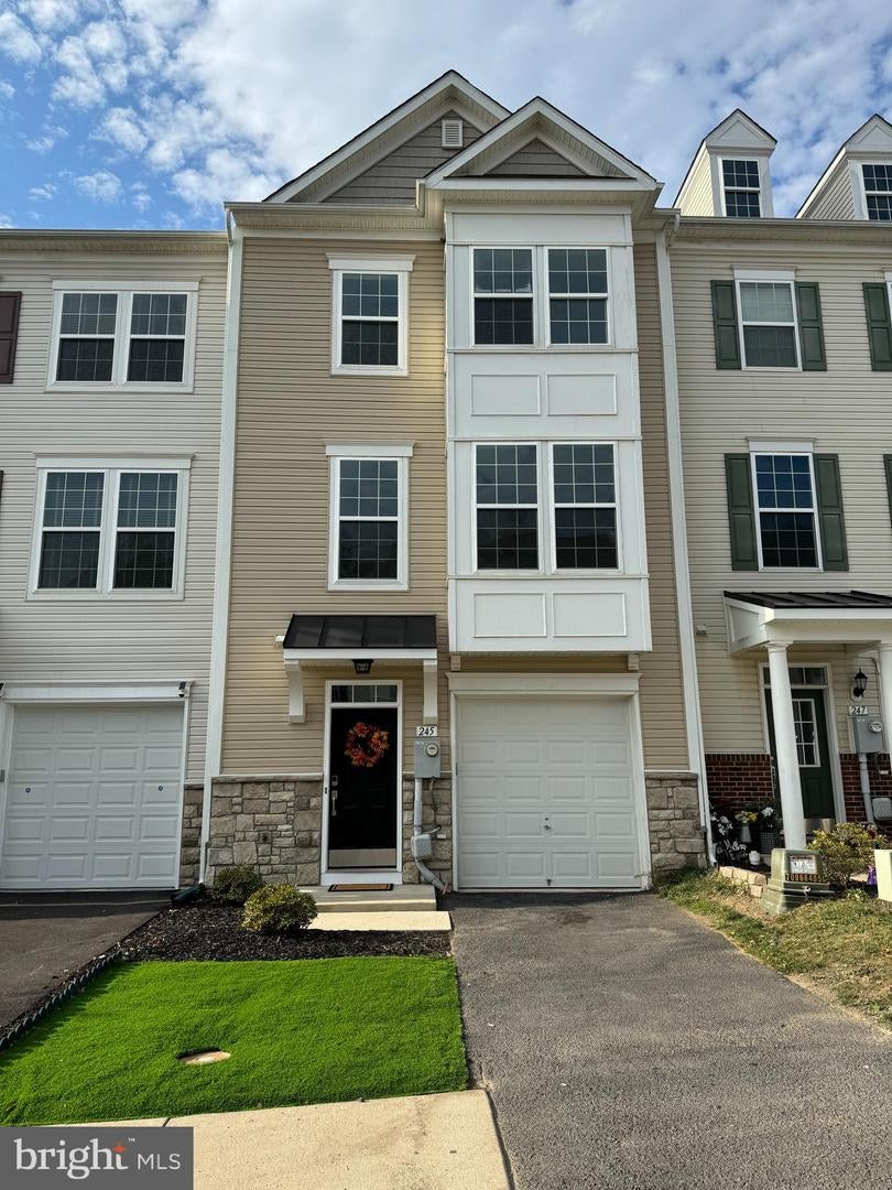 245 Schramm Loop, STEPHENS CITY, VA 22655 BHGRE