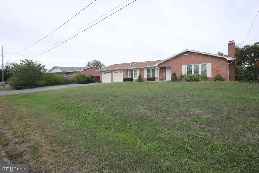 121 Harmon Pl, Stephens City, VA 22655 - Image #2