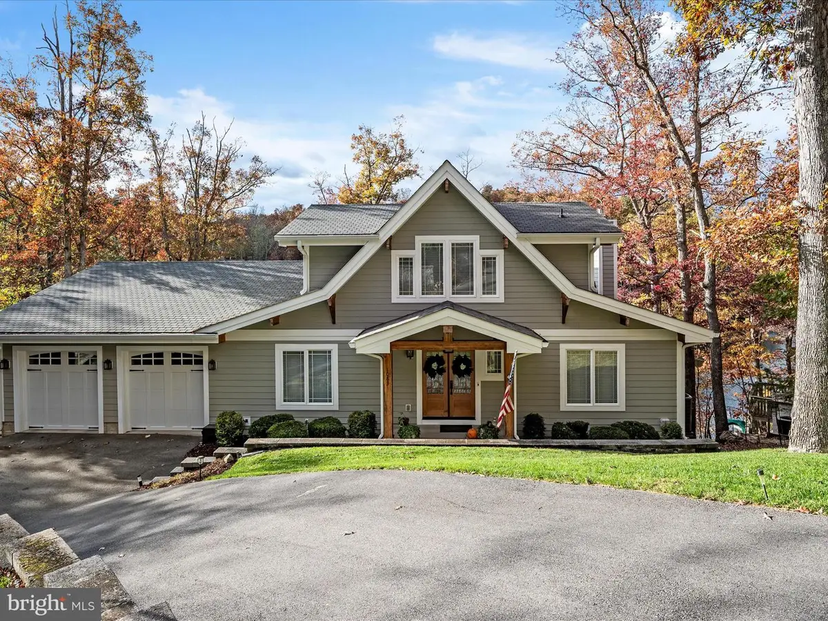 1083 Lakeview Dr, Cross Junction, VA 22625 - Image #1